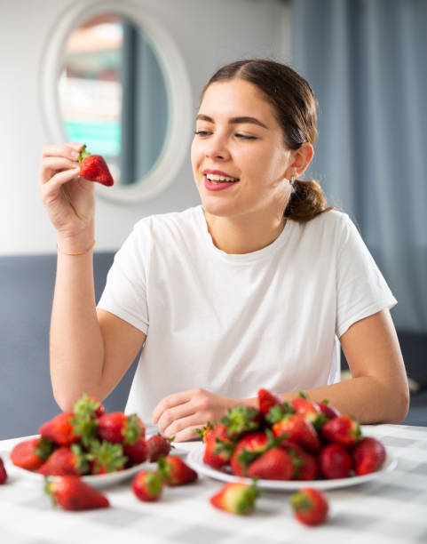 Eating strawberries daily may reduce dementia risk: study